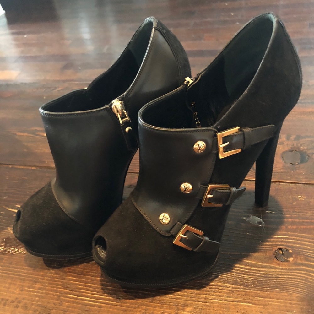 LOUIS VUITTON buckles accept platform bootie heels